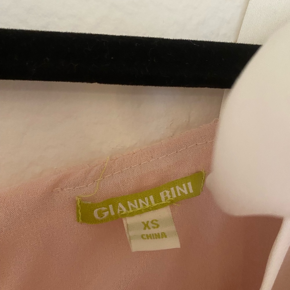 Gianna Bini Cute Pleated Pink Blouse - Picture 4 of 4